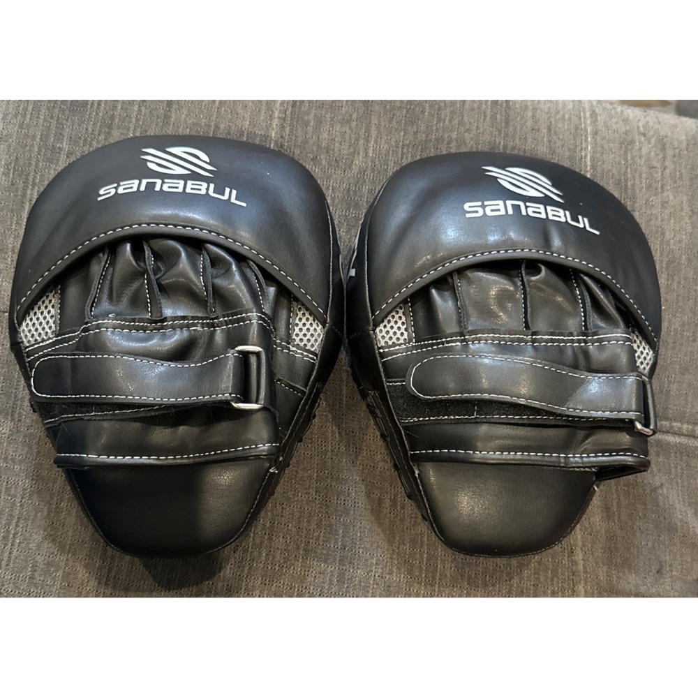 Sanabul Essential Curved Punching Focus Mitts for Boxing MMA Muay Thai Karate LN